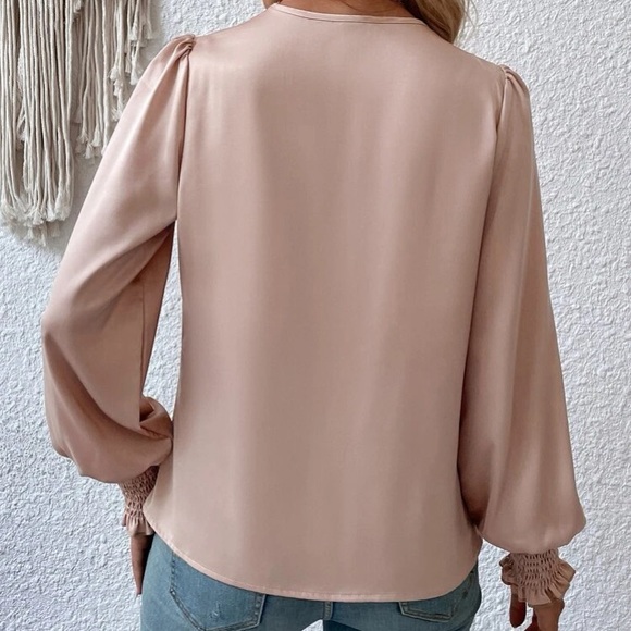 Luxe shirred cuff bishop sleeve blouse - Picture 3 of 6